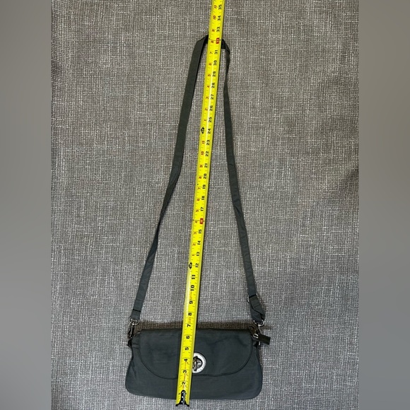 Baggallini Flap Crossbody Adjustable strap wristlet Messenger Bag grey - Picture 12 of 12